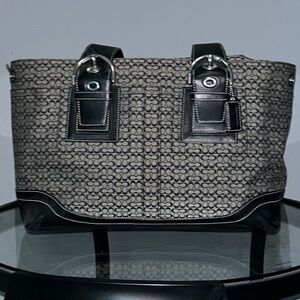 Large COACH Gallery Tote in Signature Canvas